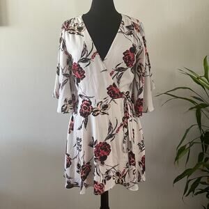 Yumi Kim Feel the Breeze Wrap Dress Womens Small White Floral Feminine Casual